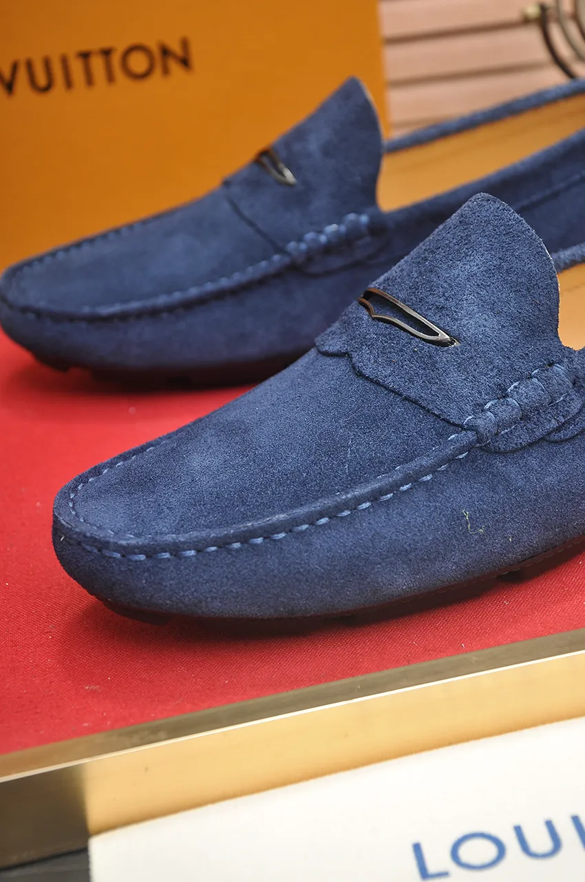 Men's men's shoes 💰420💶 [LV Doudou shoes] (water-dyed cowhide lining) new model is on the market, available on the official website. The new Doudou shoes are processed into single-color materials, and the uppers are made of imported horsehide leather. The body of the shoe is fully hemmed with mark thread, and is lined with imported original cowhide leather. The elegant shoe shape is super suitable for all-matching, and the size is 38-44.